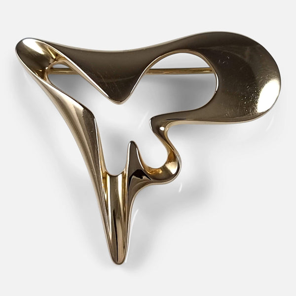 the Georg Jensen 18ct yellow gold brooch designed by Henning Koppel, viewed from above