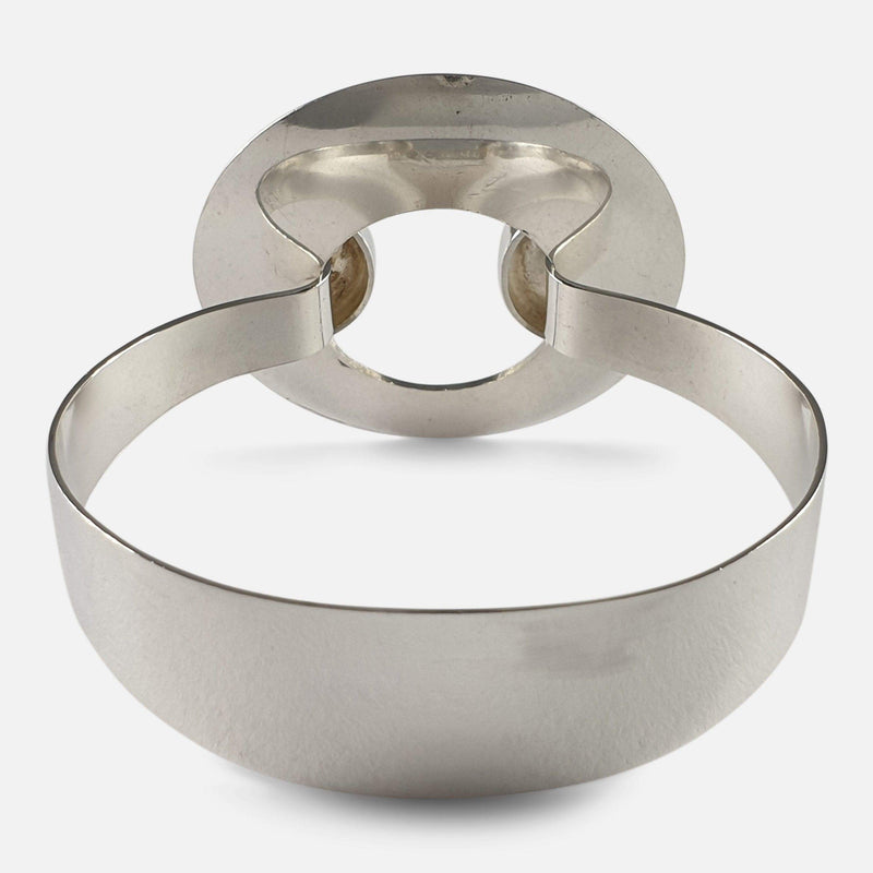 the bangle viewed from the back