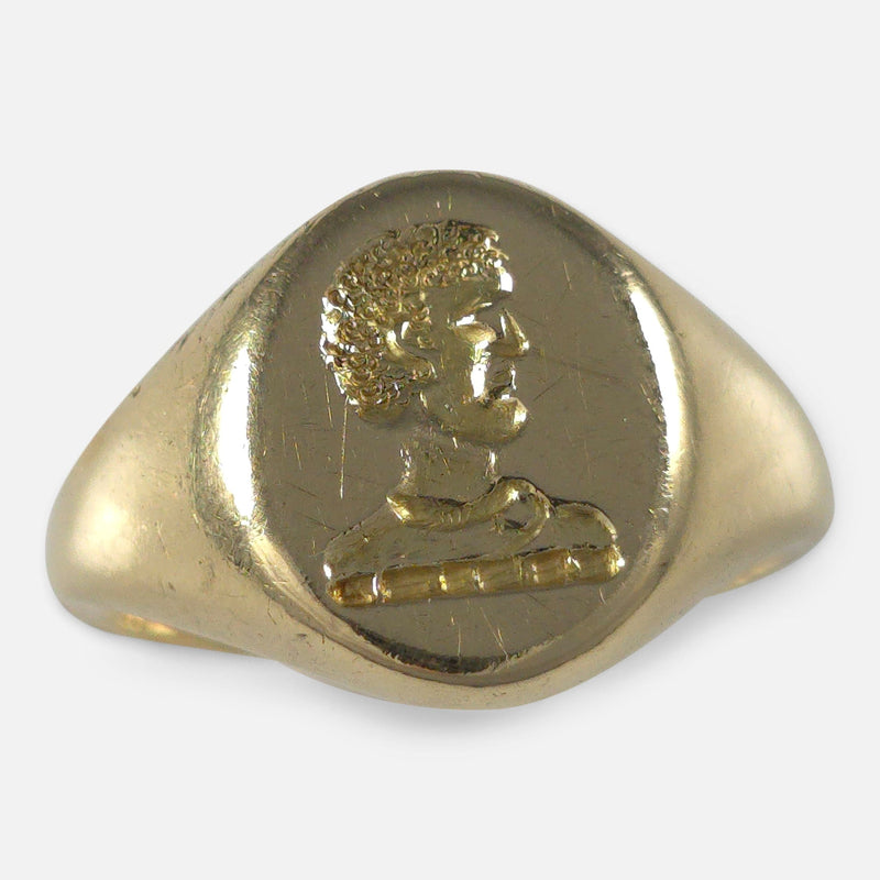 a birds eye view to the head of the ring