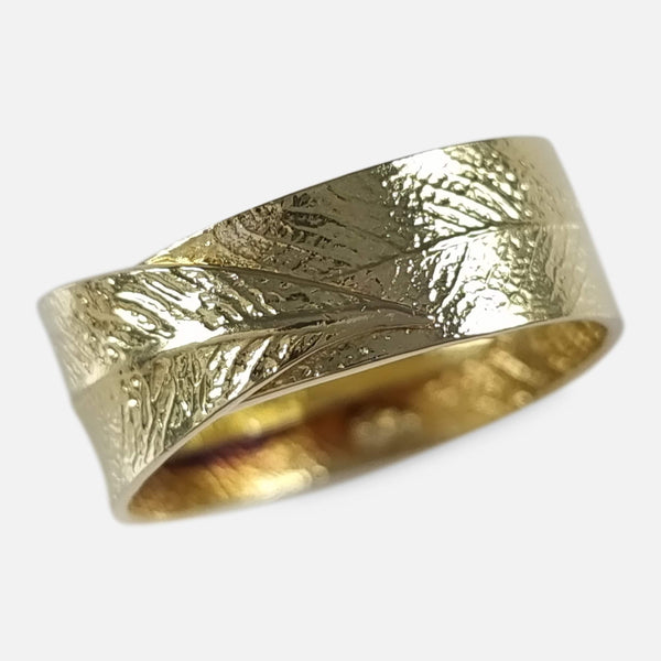 The 18ct Yellow Gold Leaf Ring by H.Stern, viewed from above