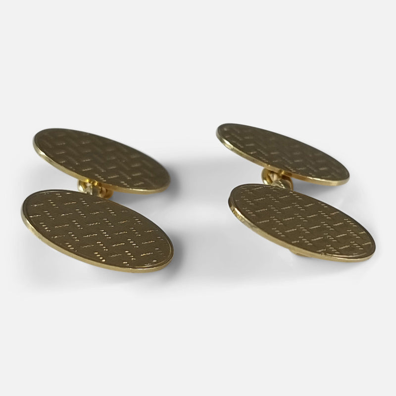 the cufflinks viewed side on