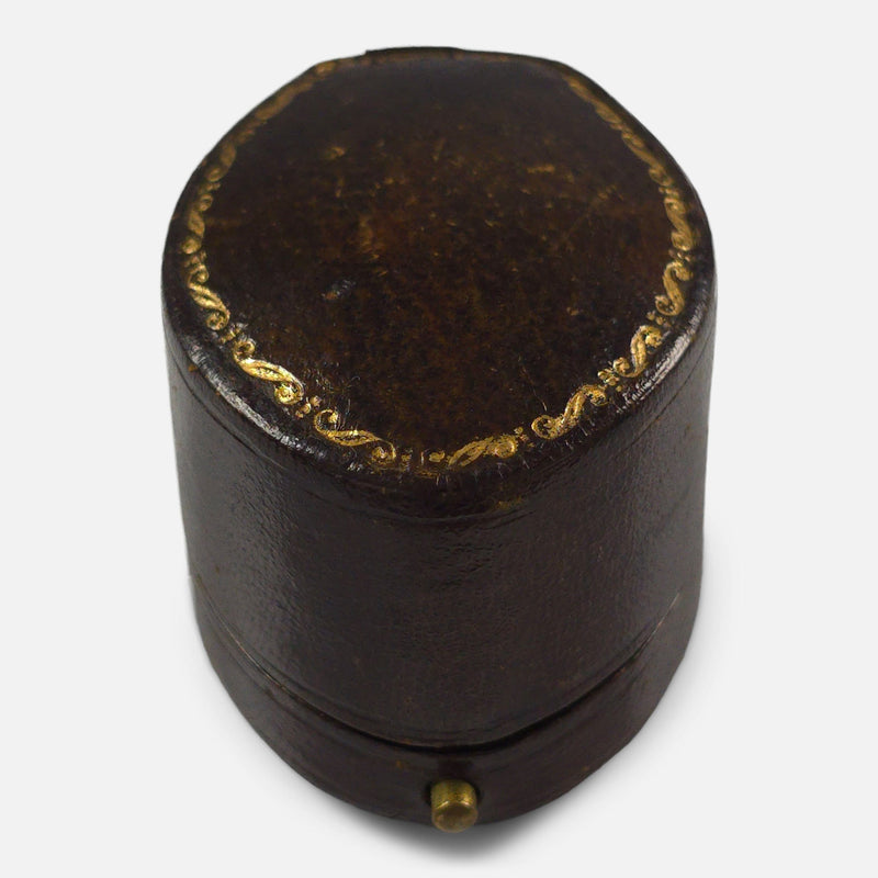 the ring box with lid closed