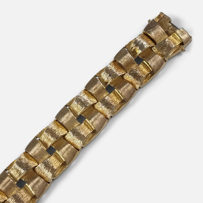 focused on a number of the links including box clasp