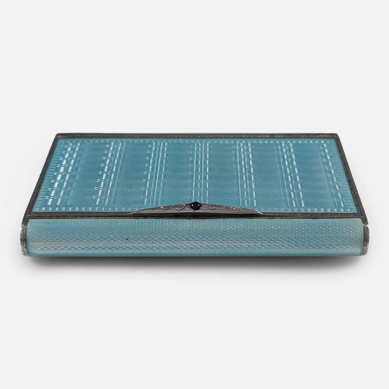a view of the case from the front