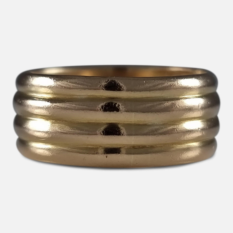 a view of the gold ring from the front