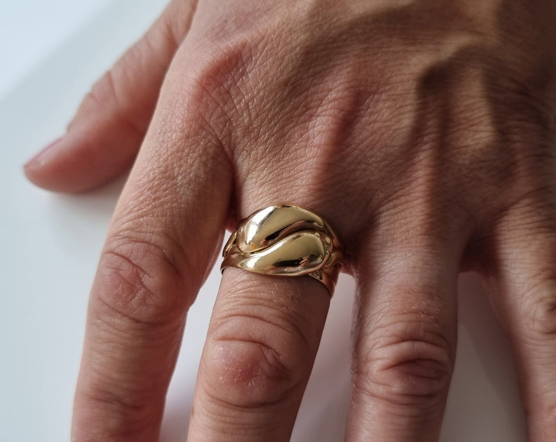 the ring viewed on finger