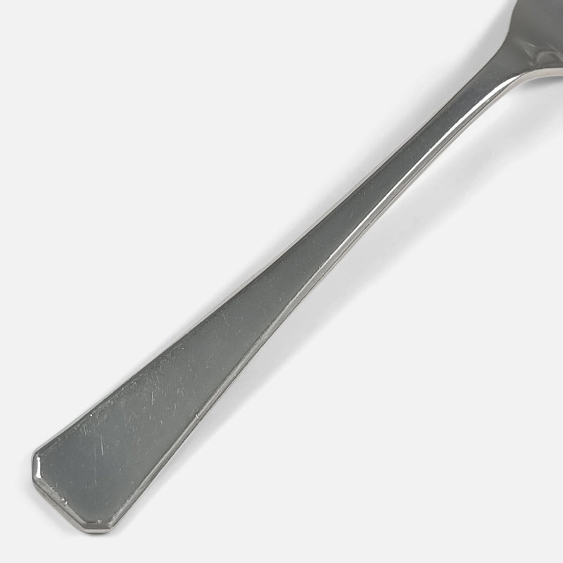 focused on the handle and stem to one of the forks