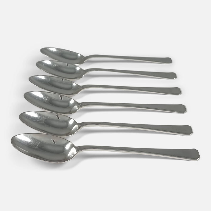 the spoons viewed side on