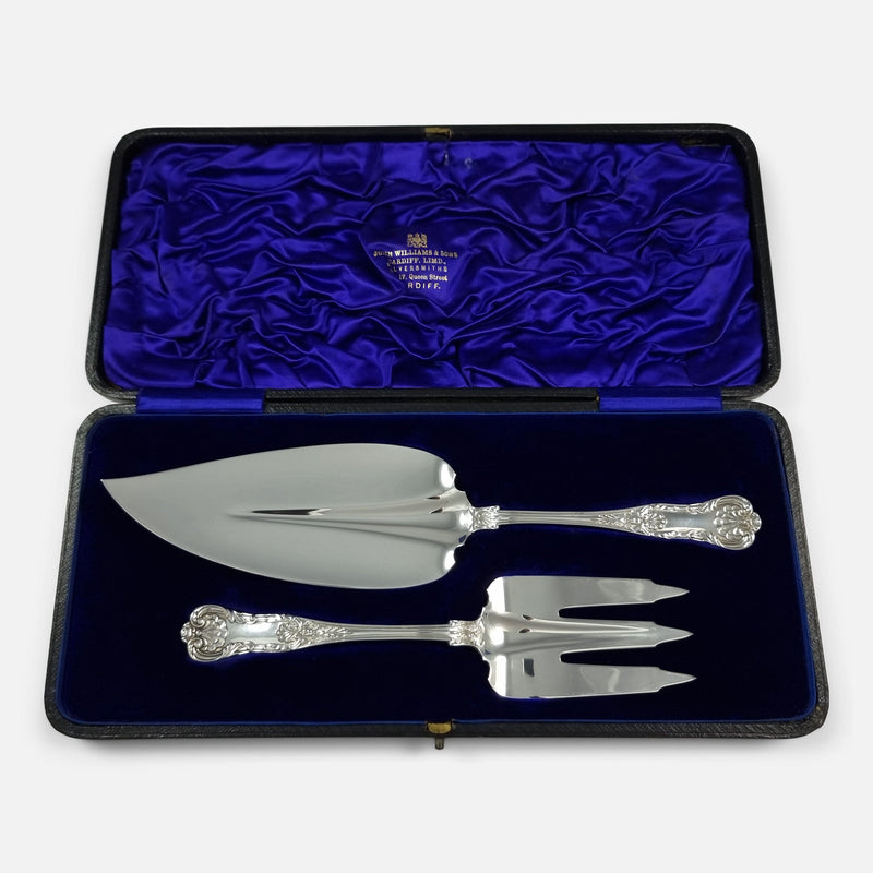 the fork and server in its case