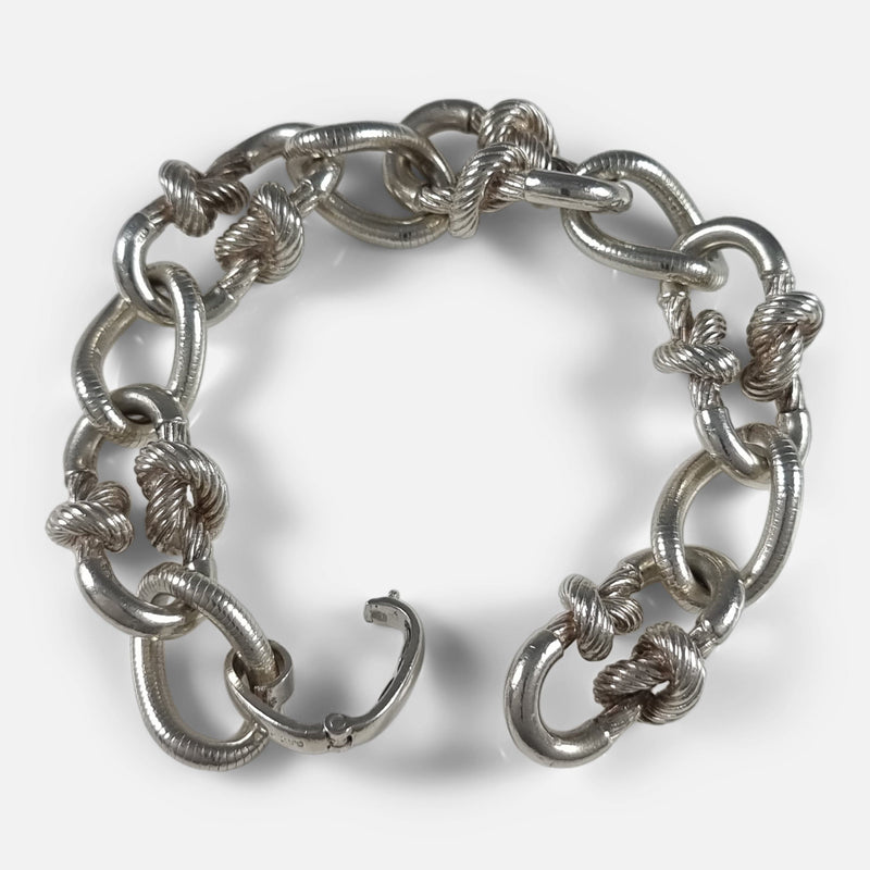 the bracelet viewed from above when unfastened