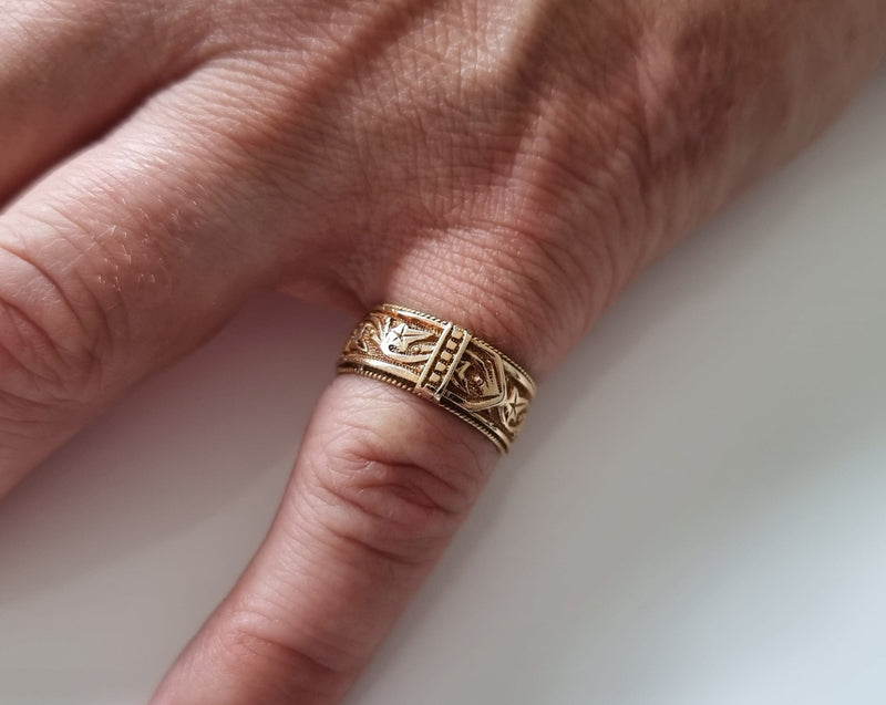 the ring viewed on finger