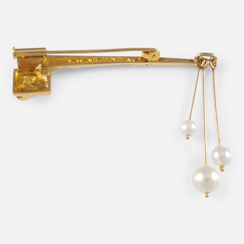 the back of the brooch