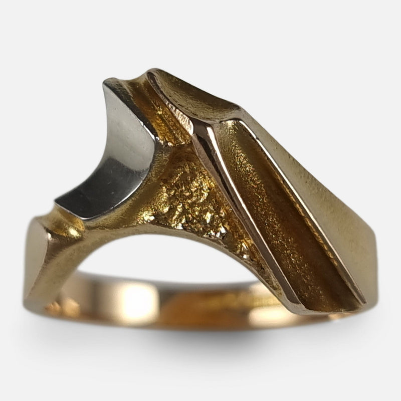 the Björn Weckström for Lapponia 14ct yellow gold ring viewed from above
