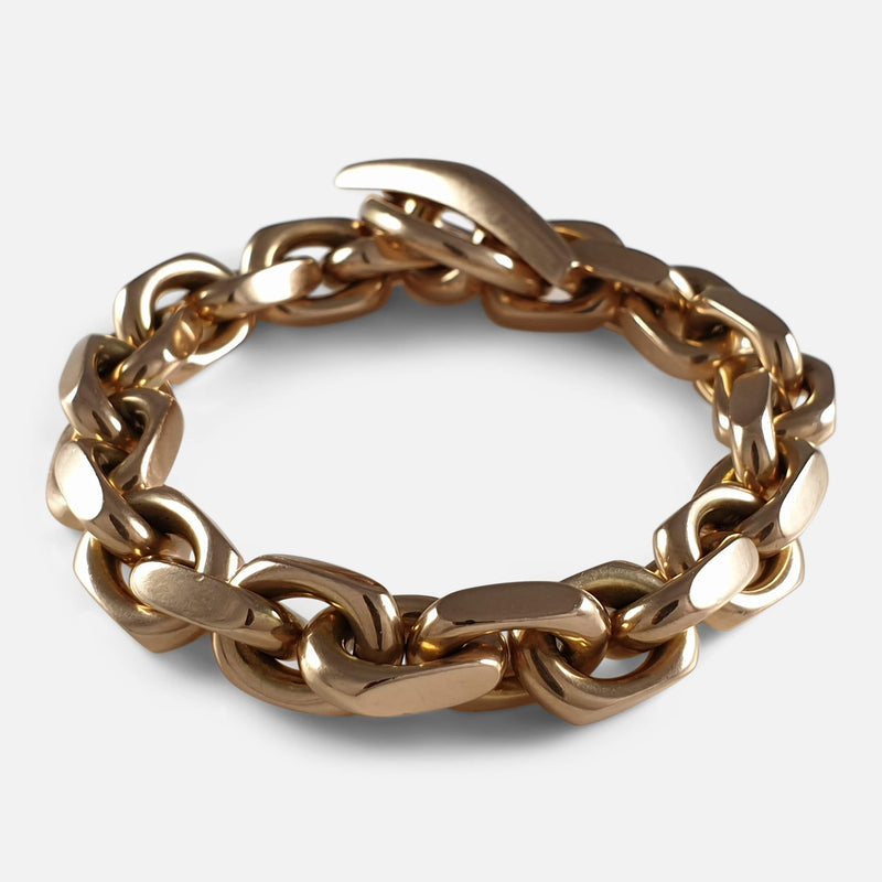14ct gold chain link bracelet viewed from the back