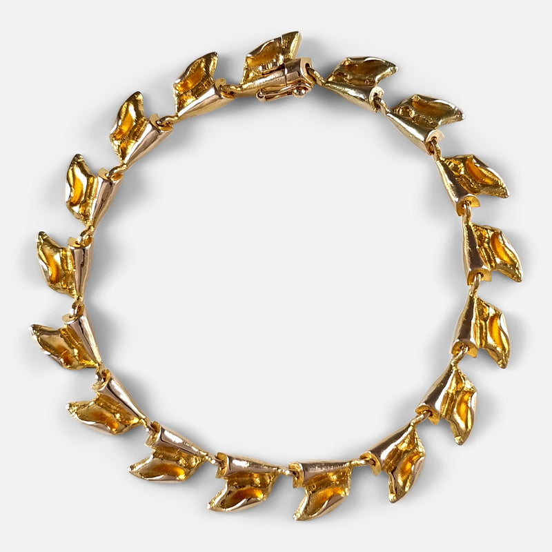 the 14ct yellow gold "Rolling Waves" bracelet designed by Björn Weckström for Lapponia, viewed from above