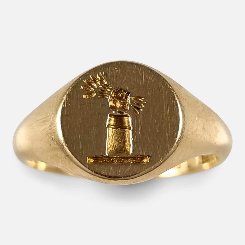 the 18ct yellow gold intaglio signet ring viewed from above