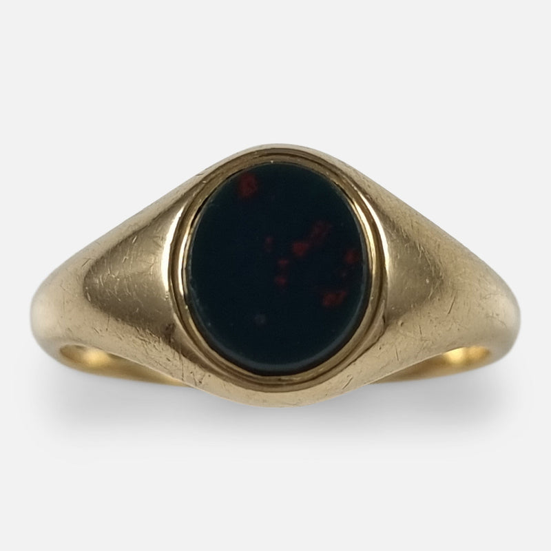 the George V 18 carat gold bloodstone signet ring viewed from above