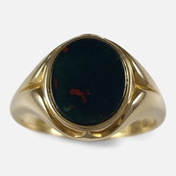 the 18ct yellow gold bloodstone signet ring viewed from above