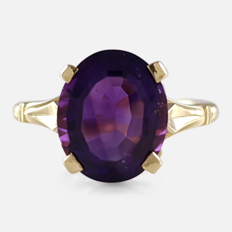 the 1980s 18ct Gold Amethyst Solitaire Ring viewed from the front