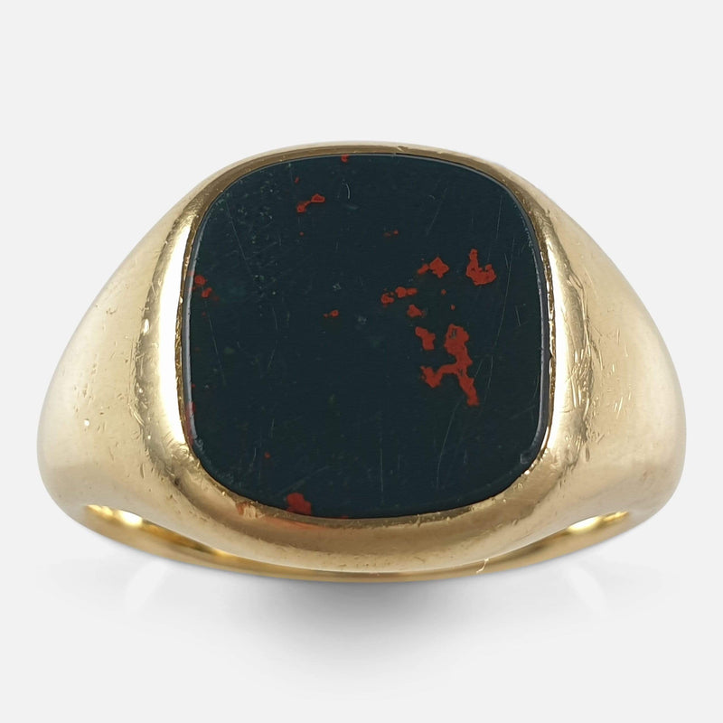 the 18ct gold bloodstone signet ring viewed from the front