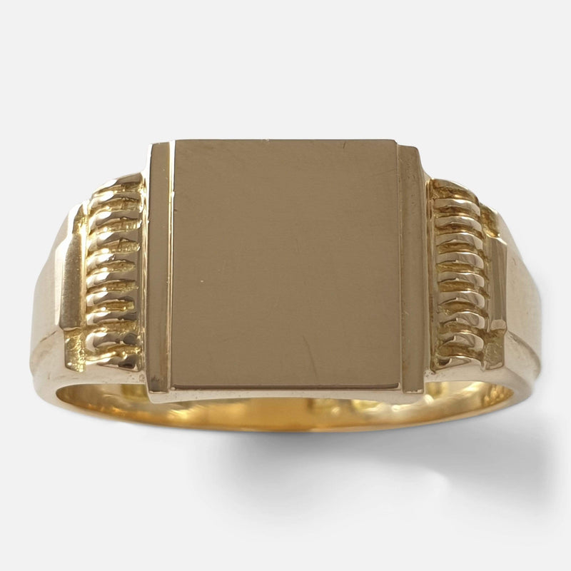 the 18ct ring face on
