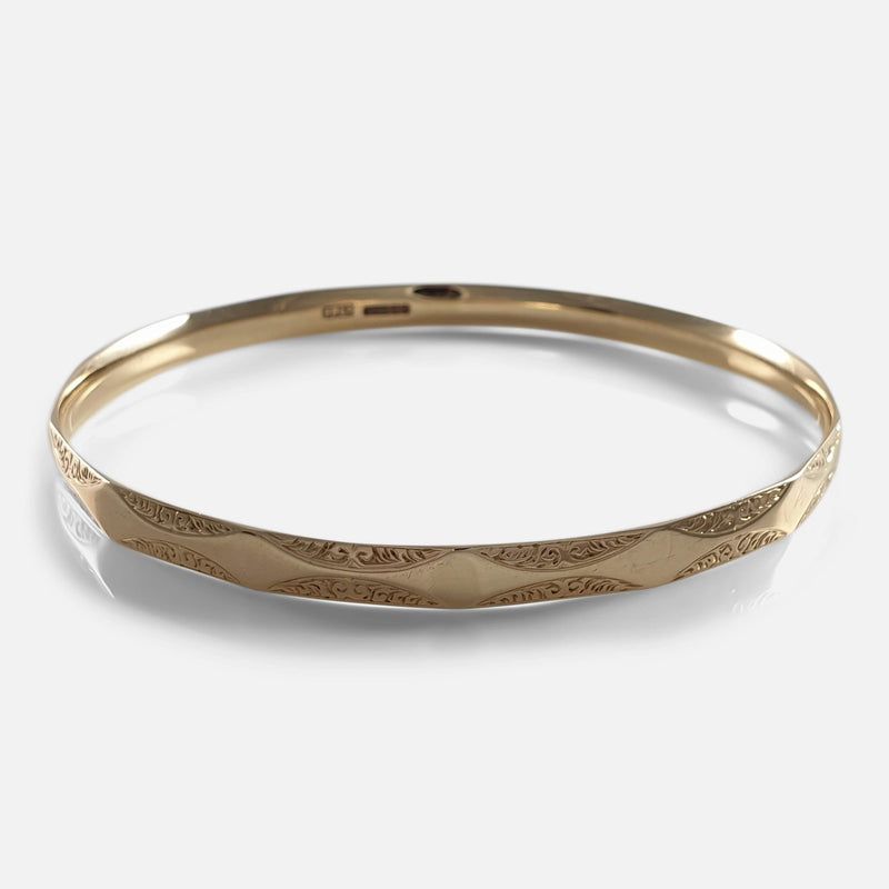 the bangle viewed from the front