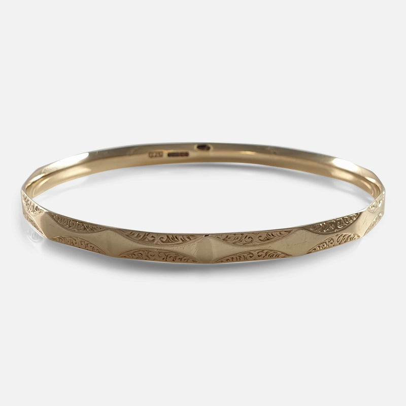 the bangle viewed from the front