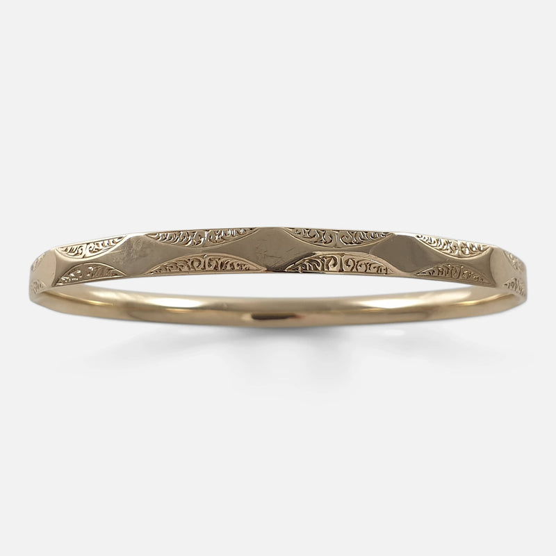 the bangle from a birds eye view with decoration  in focus