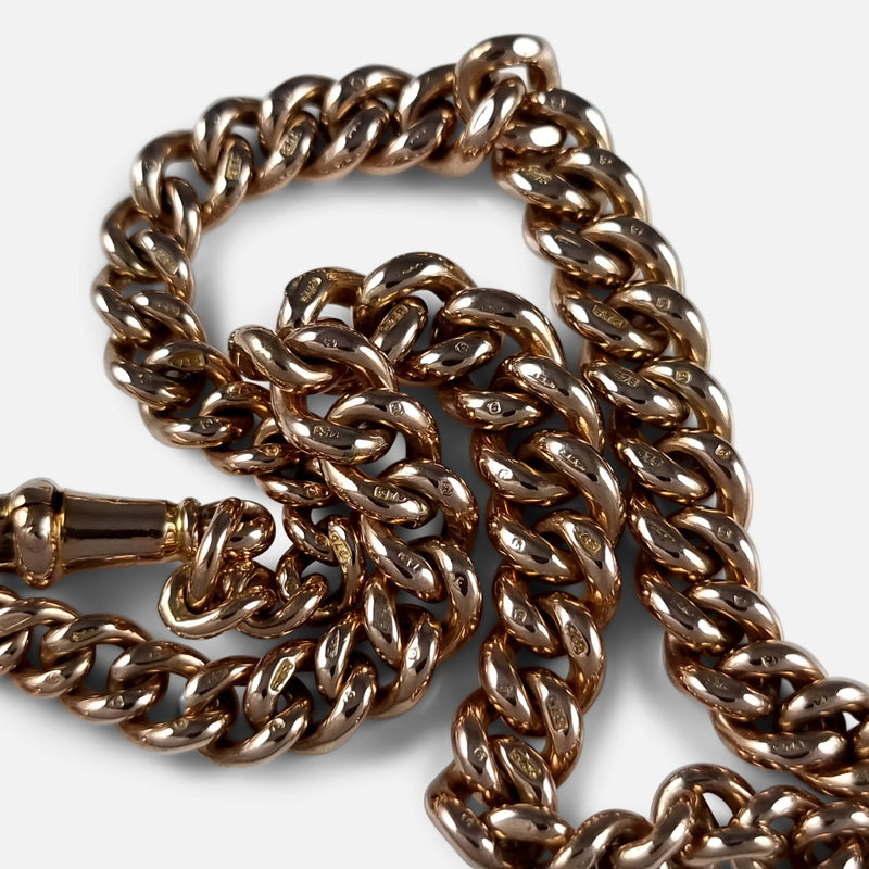 a section of the chain links in focus