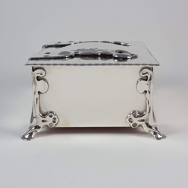 the silver casket viewed from the left side