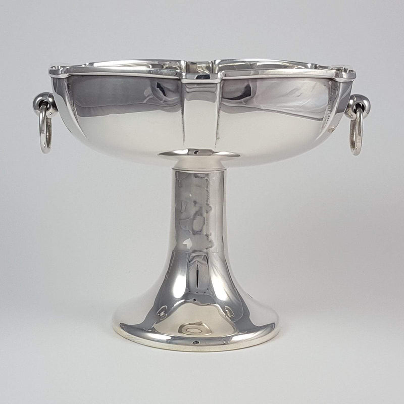 a view of the bowl from the front