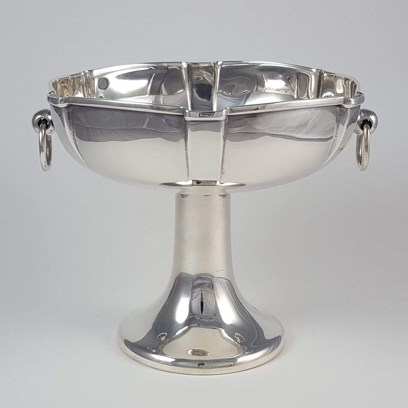 the bowl viewed from the front at a slightly raised position