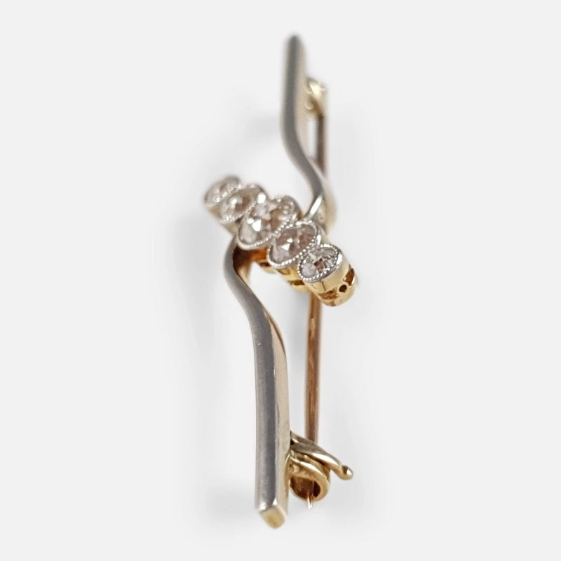 the diamond brooch viewed from the left side