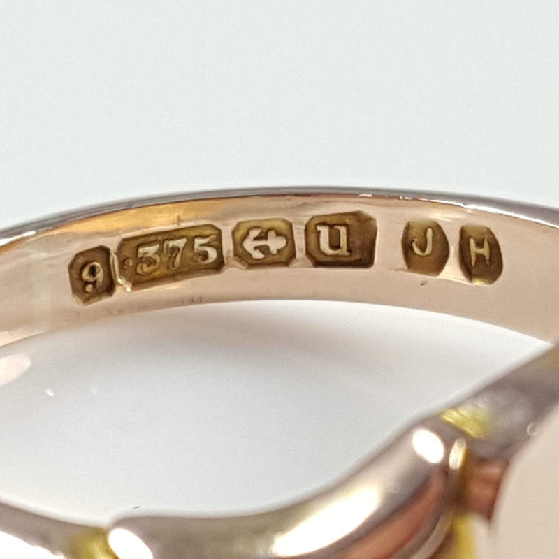 Art Deco 9ct Yellow Gold Shield Signet Ring - Argentum Antiques & Collectables