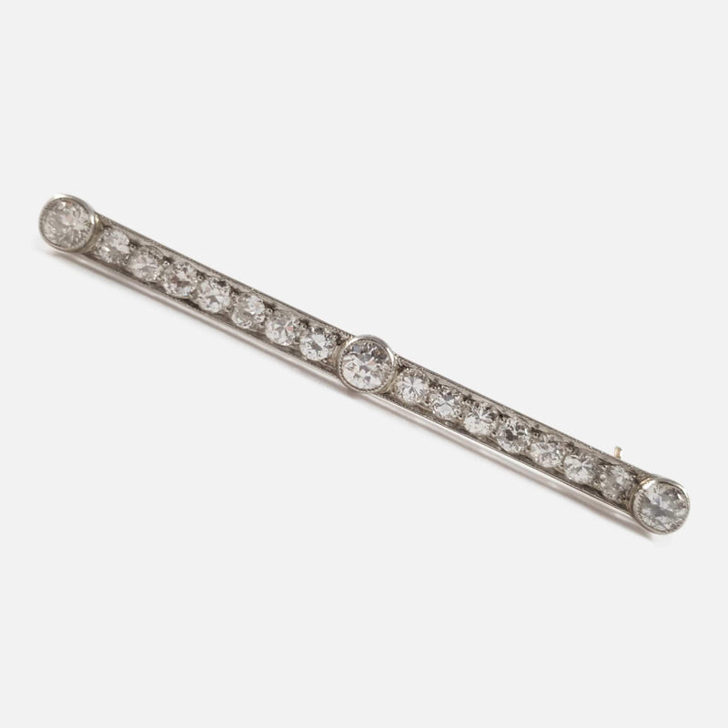 the bar brooch viewed diagonally