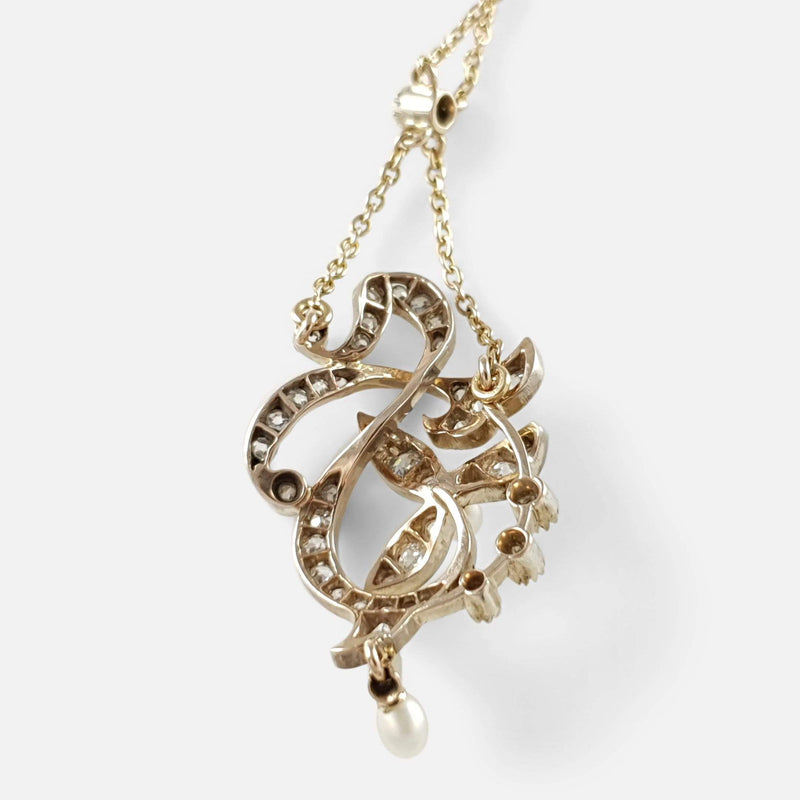 a view of the back of the pendant