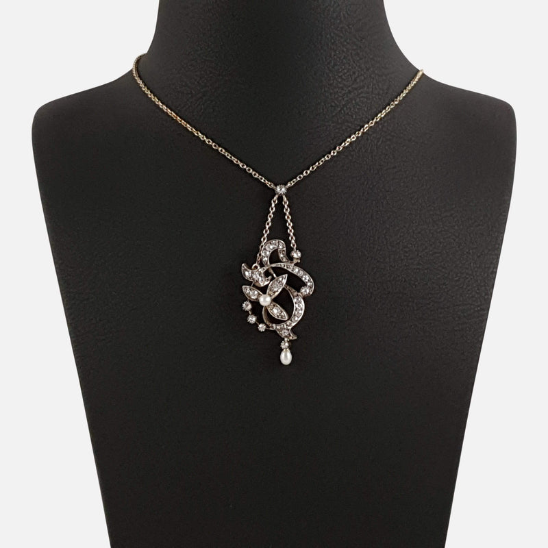 the pendant necklace on a bust