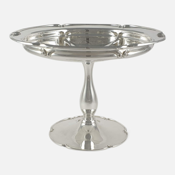 the silver Tazza viewed from the front