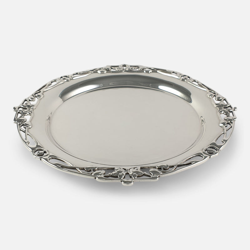 the salver viewed from a slightly raised angle