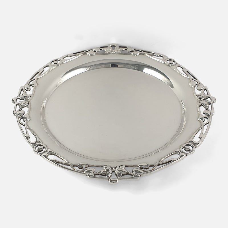 the salver viewed from a slightly raised angle