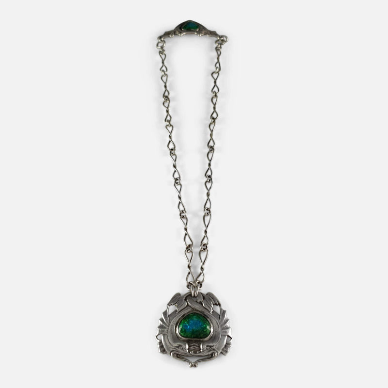 the antique pendant necklace extended