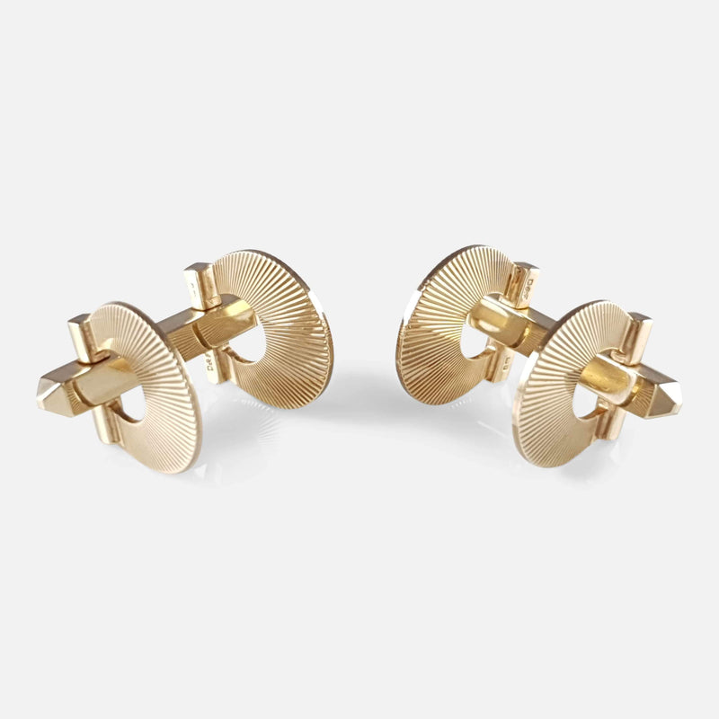 the cufflinks unlocked
