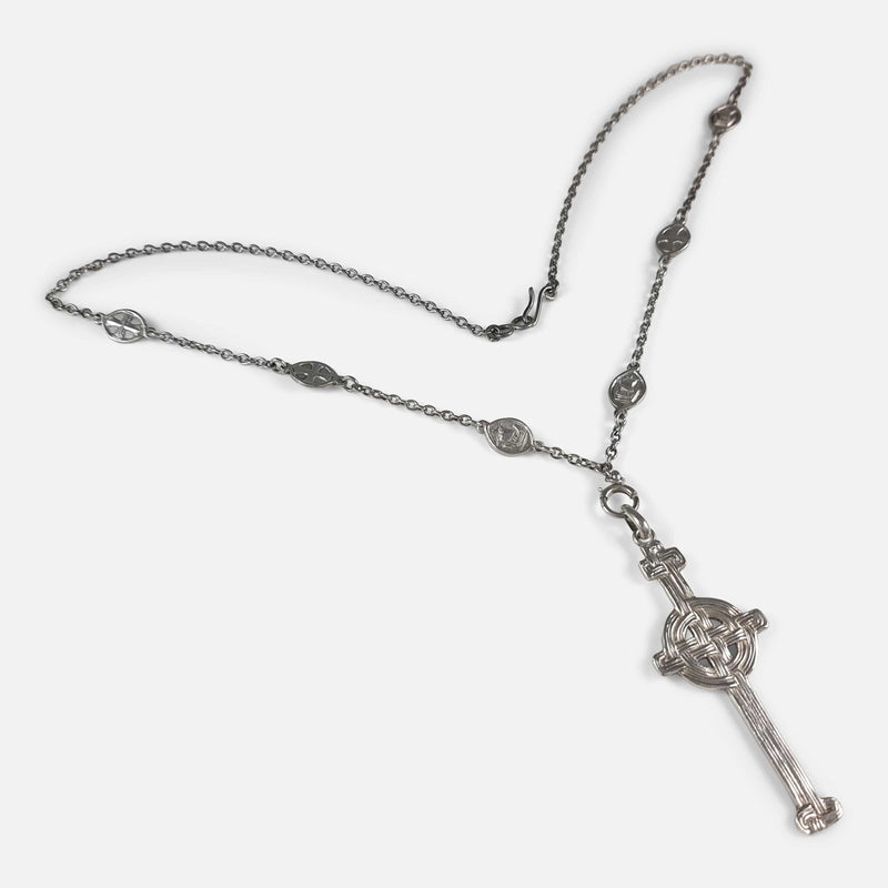 the pendant and chain viewed at an angle