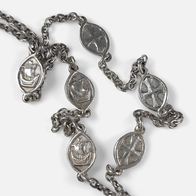 the Celtic motif chain links 