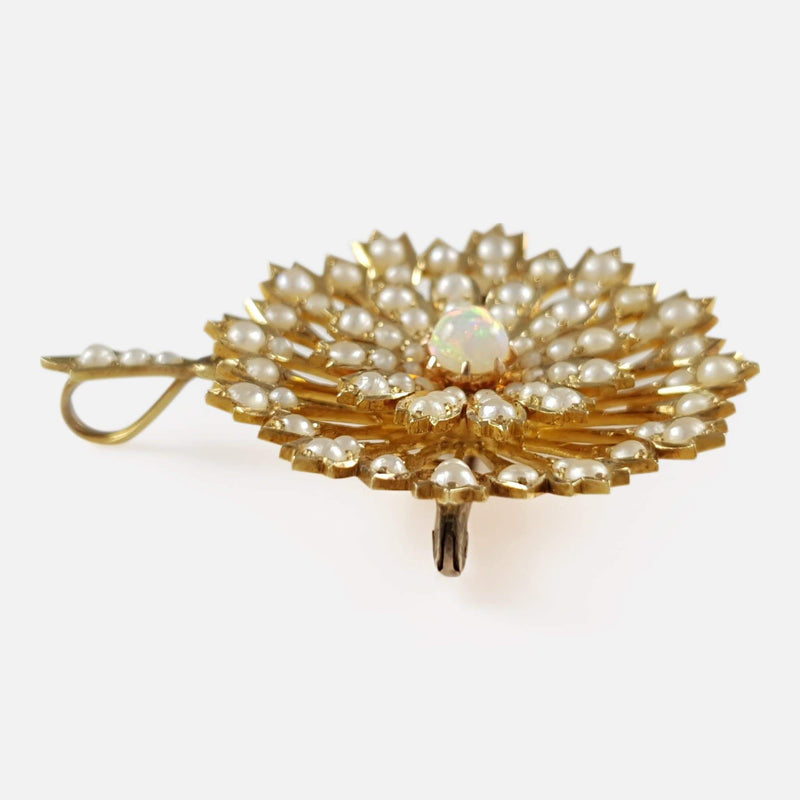 a side on view of the pendant