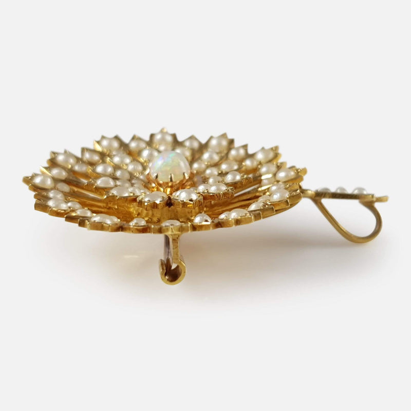 a side on view of the pendant