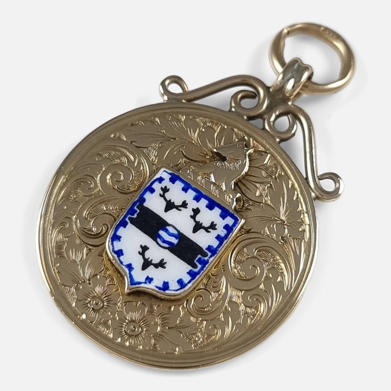 the pendant viewed diagonally