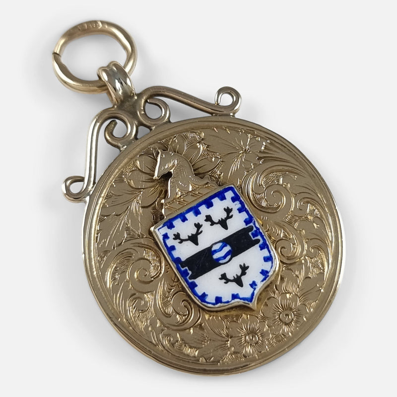 the pendant viewed diagonally