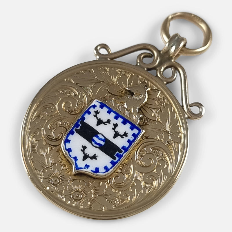 the pendant viewed diagonally