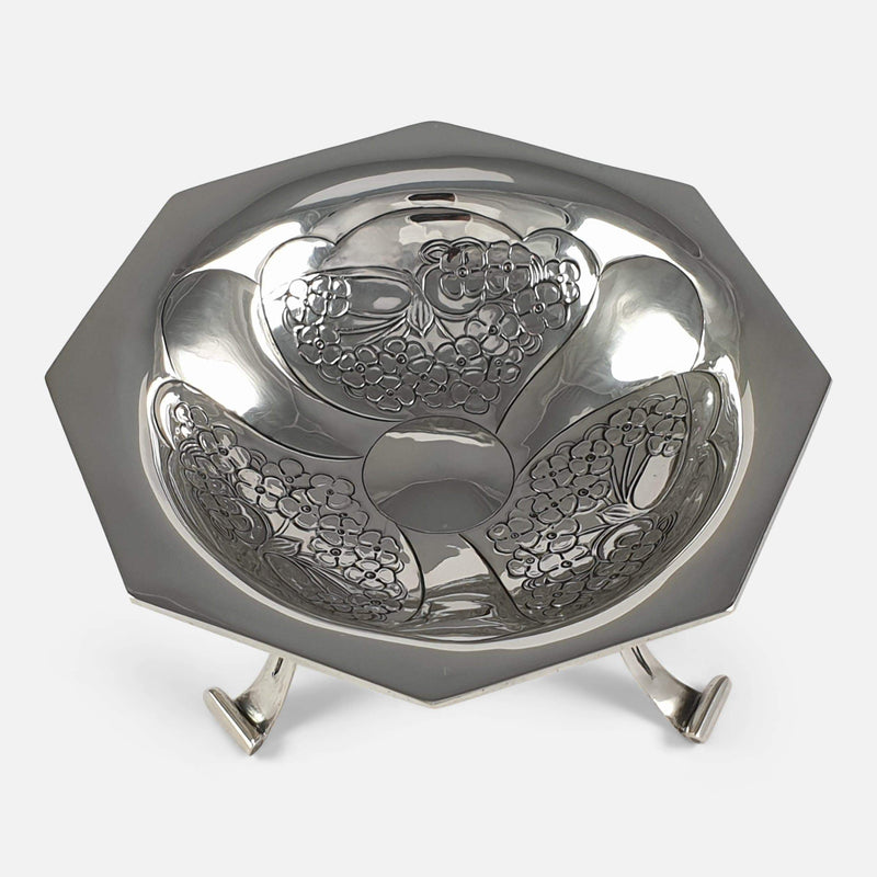 the Edwardian silver Tazza designed by Kate Harris viewed from above